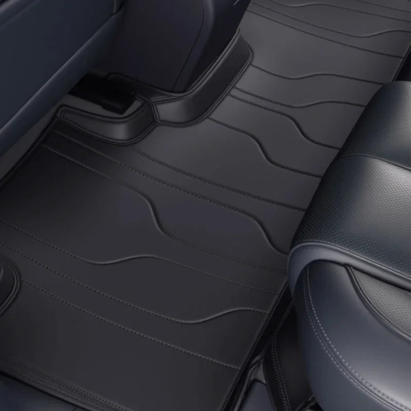 Tapete Automotivo de Luxo em Couro Nappa – Sob Medida e Impermeável